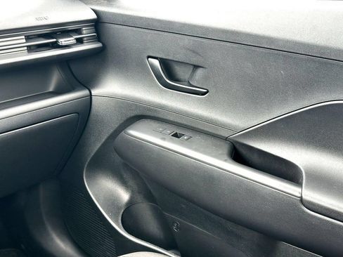 Used 2026 Hyundai Kona SE FWD image 30