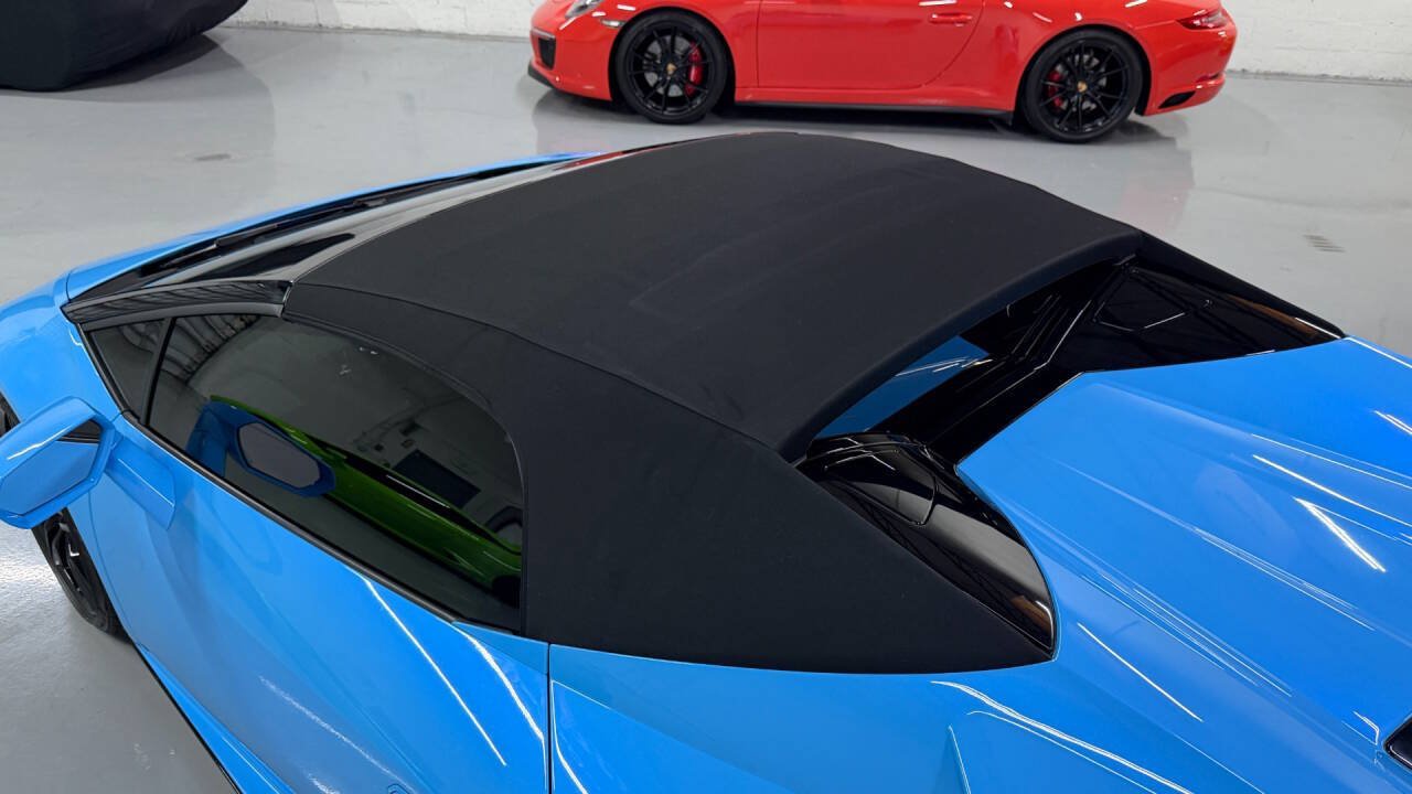 Used 2020 Lamborghini Huracan EVO RWD image 28