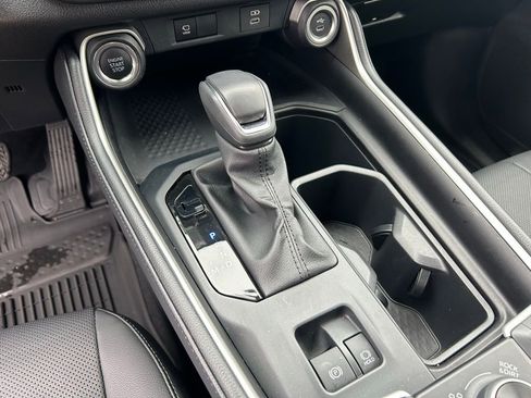 Used 2025 Toyota Grand Highlander AWD image 24
