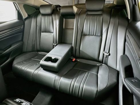 Used 2022 Honda Accord EX-L image 11