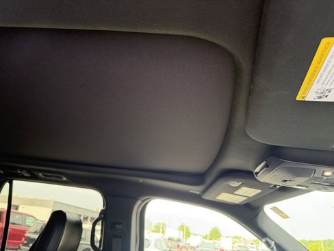 Used 2024 Lincoln Navigator Premiere AWD/4WD image 23