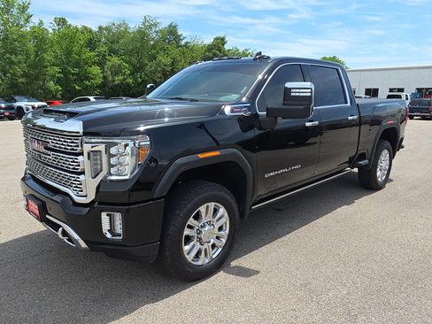 Used 2023 GMC Sierra 2500 Denali w/ Technology Package AWD/4WD image 4