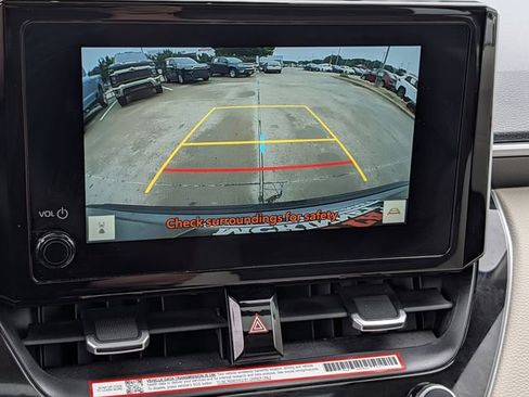 Used 2024 Toyota Corolla Cross XLE w/ Convenience Package FWD image 19