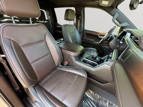 Used 2023 GMC Sierra 1500 Denali w/ Denali Reserve Package AWD/4WD image 28