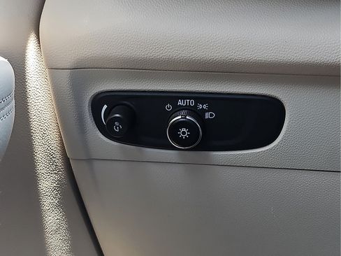 Used 2023 Buick Envision Essence AWD/4WD image 15