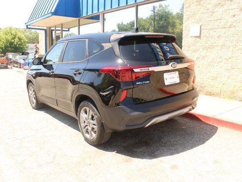 Used 2021 Kia Seltos LX image 4
