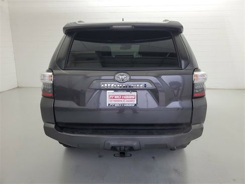 Used 2022 Toyota 4Runner SR5 Premium image 6