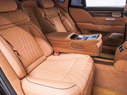 Certified 2025 Genesis G90 3.5T image 12