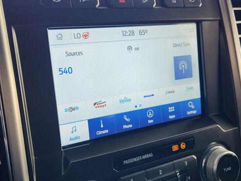 Certified 2021 Ford F350 Platinum w/ FX4 Off-Road Package image 23