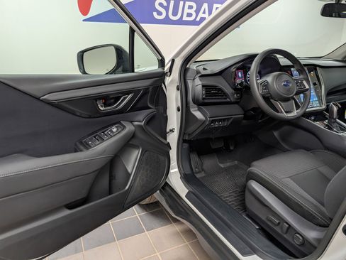Used 2025 Subaru Outback Premium image 27
