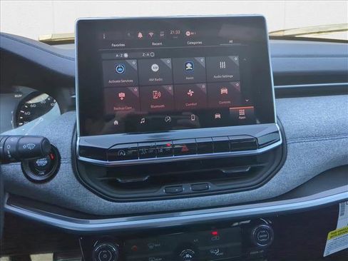 New 2024 Jeep Compass Latitude image 13