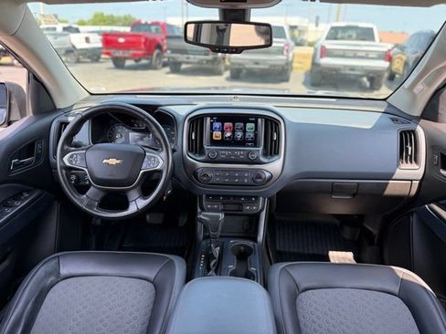 Used 2018 Chevrolet Colorado Z71 AWD/4WD image 2
