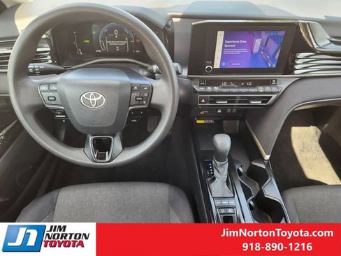 Used 2025 Toyota Camry LE FWD image 26