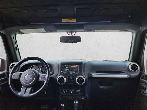 Used 2017 Jeep Wrangler Unlimited Sahara AWD/4WD image 17