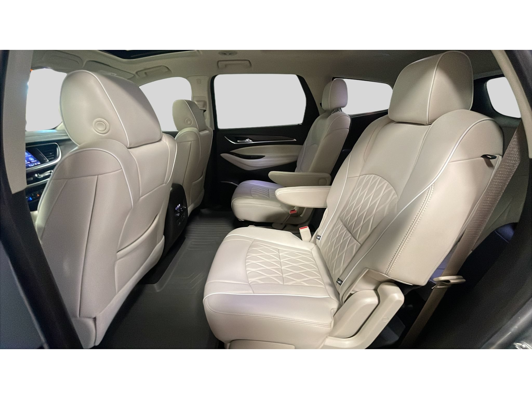 Used 2023 Buick Enclave Avenir w/ Avenir Technology Package AWD/4WD image 15