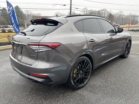 Used 2022 Maserati Levante GT AWD/4WD image 5