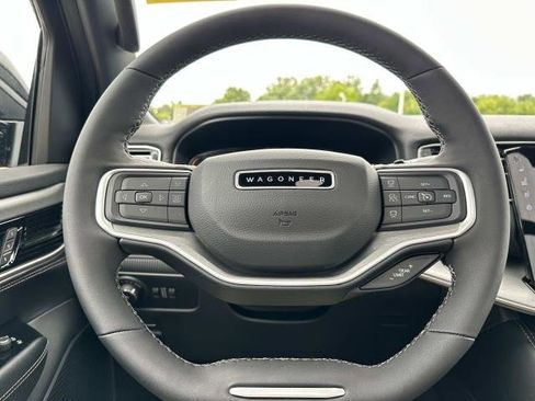 New 2025 Jeep Wagoneer 4WD w/ Premium Group I image 16