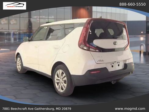 Used 2020 Kia Soul LX FWD image 2