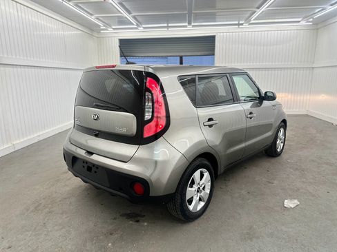 Used 2019 Kia Soul image 5