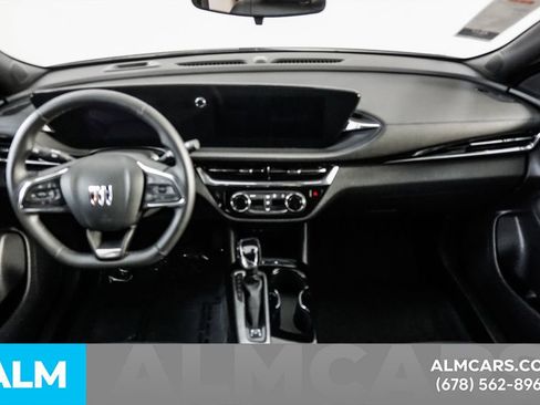 Used 2025 Buick Envista Sport Touring image 23