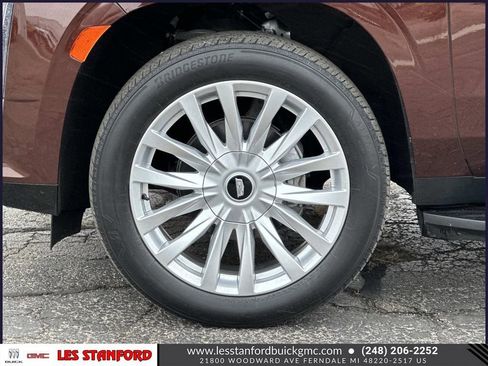 Used 2023 Cadillac Escalade Luxury w/ LPO, Illumination Package image 10