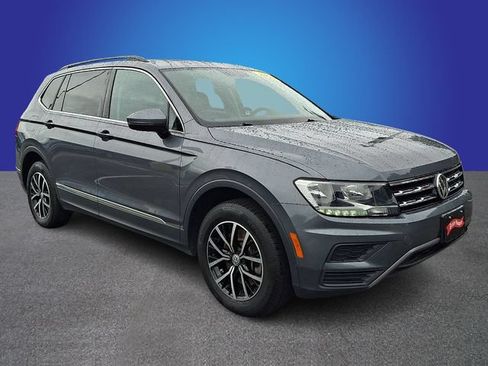 Used 2021 Volkswagen Tiguan SE w/ Panoramic Sunroof Package AWD/4WD image 3