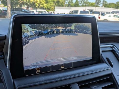 Used 2021 Chevrolet Suburban LT RWD image 16