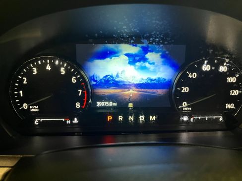 Used 2020 Ford Explorer XLT w/ Equipment Group 202A image 17