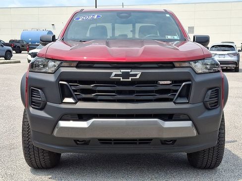 Used 2024 Chevrolet Colorado Trail Boss w/ Advanced Trailering Package AWD/4WD image 5