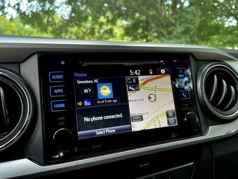 Used 2018 Toyota Tacoma SR5 image 36