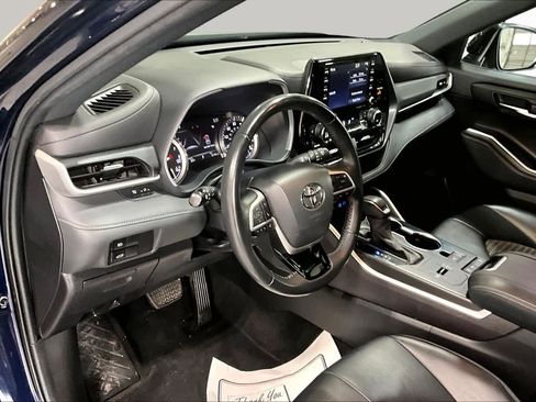 Used 2022 Toyota Highlander XSE FWD image 35