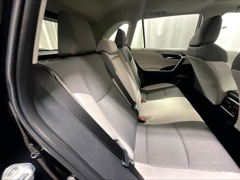 Used 2025 Toyota RAV4 XLE image 16