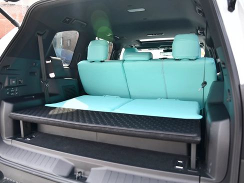 Used 2025 Lexus LX 700h Luxury image 22