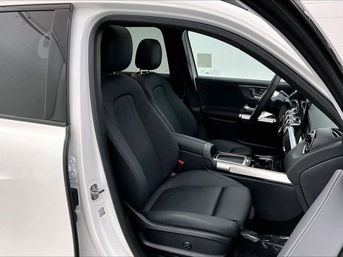 Used 2026 Mercedes-Benz GLB 250 image 6