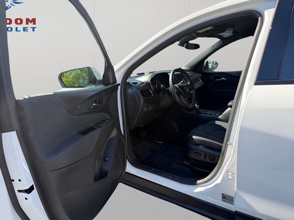 Used 2022 Chevrolet Equinox RS AWD/4WD image 15