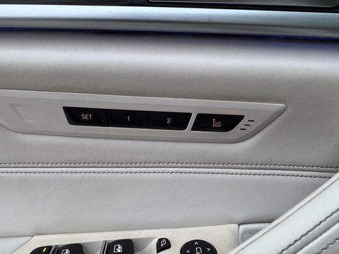 Used 2018 BMW 530e xDrive image 21