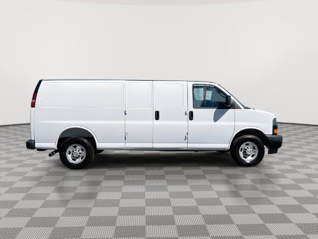 Used 2026 Chevrolet Express 2500 Extended w/ Driver Convenience Package RWD image 12