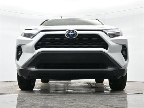 Used 2023 Toyota RAV4 XLE Premium image 28