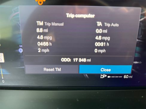 Certified 2025 Volvo XC40 B5 Plus image 23