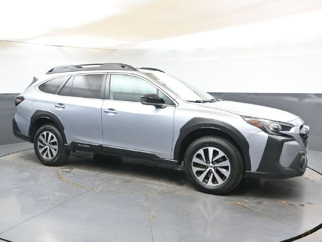Used 2024 Subaru Outback Premium AWD/4WD image 7