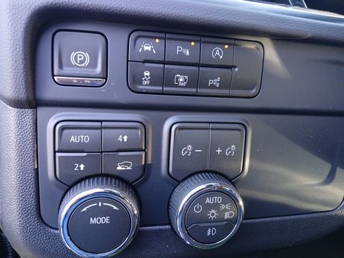New 2026 Chevrolet Suburban RST w/ Comfort Package AWD/4WD image 24