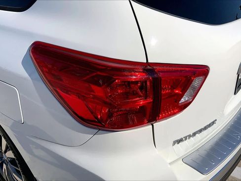 Used 2020 Nissan Pathfinder S FWD image 27