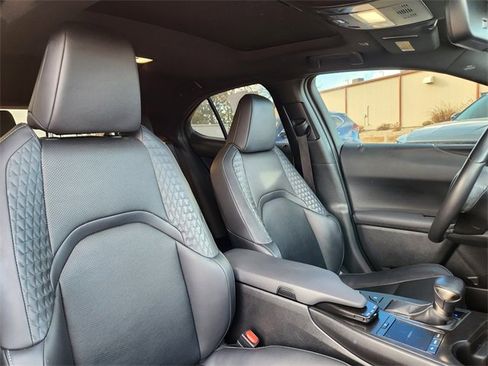 Used 2020 Lexus UX 200 w/ Premium Package image 14