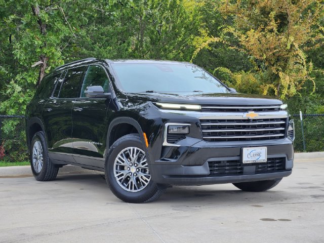 Used 2026 Chevrolet Traverse LT w/ Driver Confidence Package FWD image 1