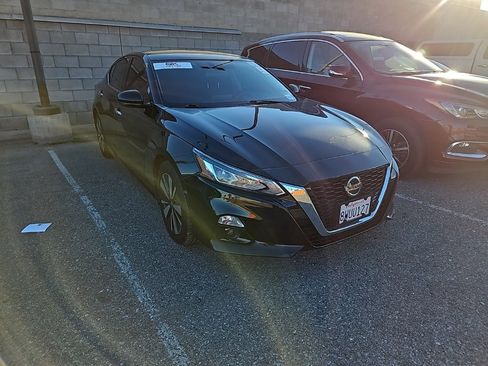 Used 2021 Nissan Altima 2.5 SL image 3