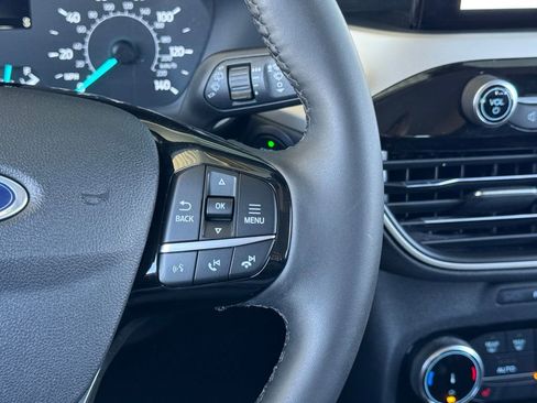 Used 2022 Ford Escape SEL image 8