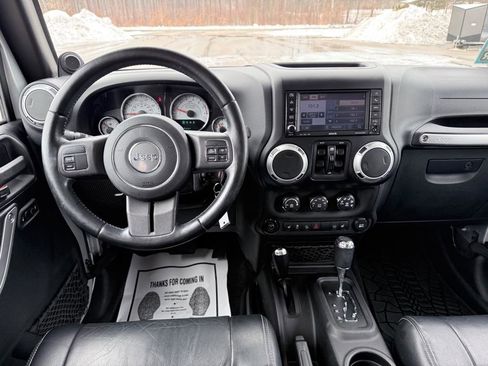 Used 2012 Jeep Wrangler Unlimited Rubicon w/ Dual Top Group image 11