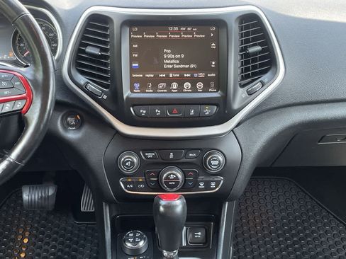 Used 2014 Jeep Cherokee Trailhawk w/ Technology Group AWD/4WD image 13