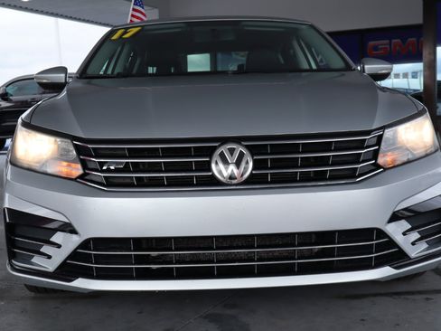 Used 2017 Volkswagen Passat 1.8T R-Line image 11