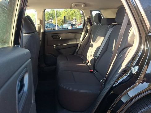 Used 2024 Nissan Rogue S AWD/4WD image 10